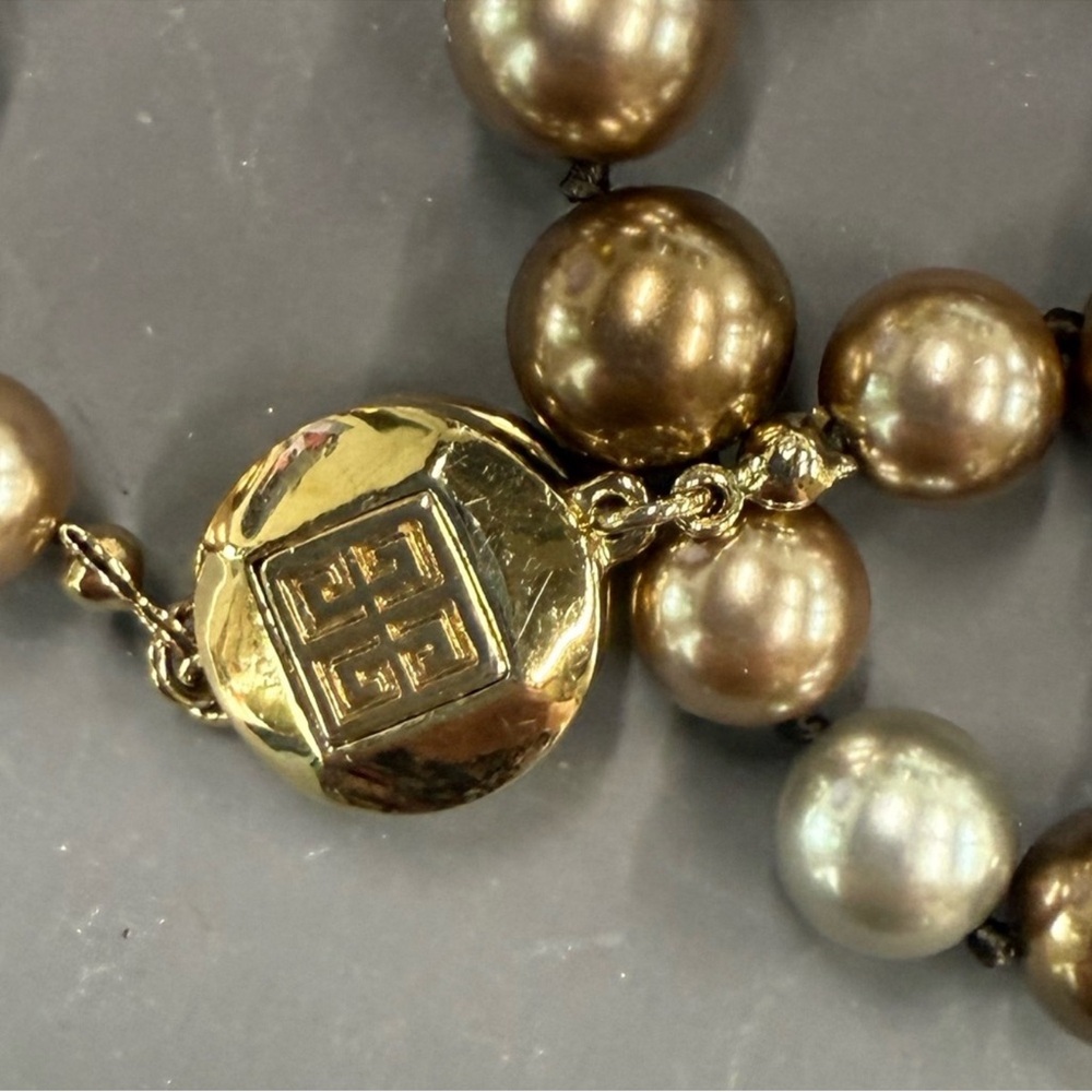 Vintage Givenchy Faux Pearl Statement Necklace MultiStrand Champagne Gold signed - Picture 3 of 7